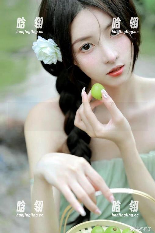 Yuna (윤아)的私房写真故事：从[MissTouch]Missx看细腻与美感